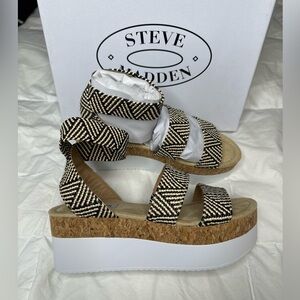 Steve Madden Heidi Black and cream Platform Sandals New size 8